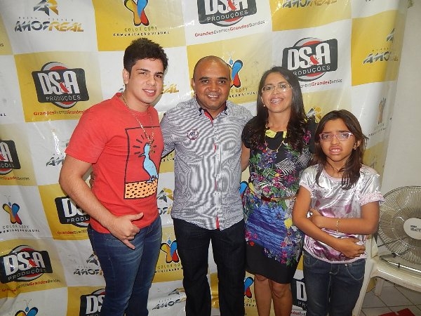 Uma multidão comparece ao show da Banda Amor Real e Forró na Cuia  - Imagem 2