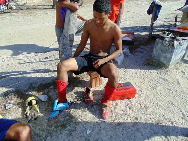 Prefeito Zé Resende entrega material esportivo a Seleção de Boa Hora que enfrentará hoje a seleção de Sigefredo Pacheco - Imagem 4