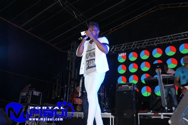 Cavalgada e festa em praça encerra o festejo de Passagem Franca Piauí - Imagem 8