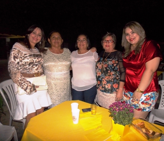 Fátima Batista reuniu familiares e amigos para comemorar seus 60 anos - Imagem 5