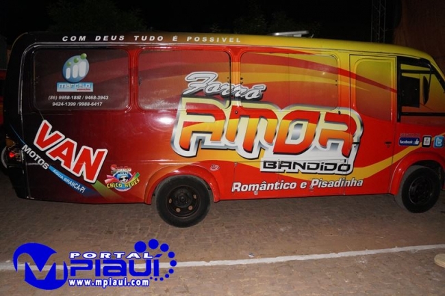 Cavalgada e festa em praça encerra o festejo de Passagem Franca Piauí - Imagem 9