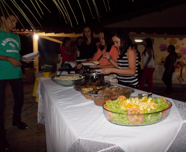Fátima Batista reuniu familiares e amigos para comemorar seus 60 anos - Imagem 15