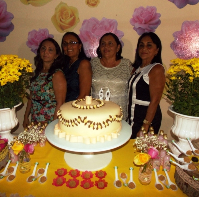 Fátima Batista reuniu familiares e amigos para comemorar seus 60 anos - Imagem 8