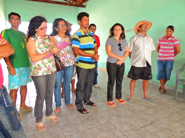 Em visita às comunidades, prefeita ouve e atende reivindicações - Imagem 17