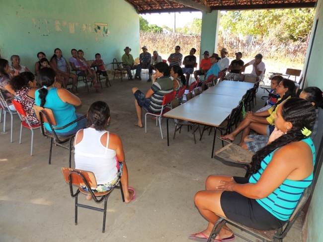 Em visita às comunidades, prefeita ouve e atende reivindicações - Imagem 20