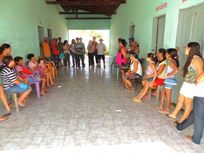 Em visita às comunidades, prefeita ouve e atende reivindicações - Imagem 16