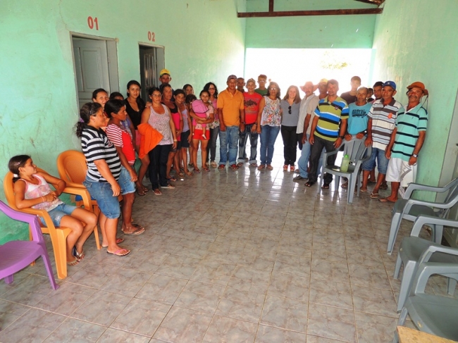 Em visita às comunidades, prefeita ouve e atende reivindicações - Imagem 11