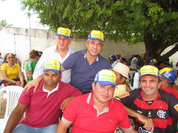 Prefeito Edílson Capote organiza reunião com autoridades e a população em geral - Imagem 16