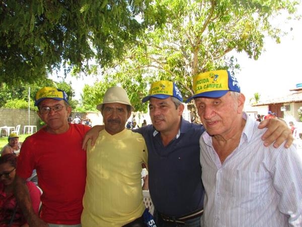 Prefeito Edílson Capote organiza reunião com autoridades e a população em geral - Imagem 9