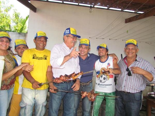 Prefeito Edílson Capote organiza reunião com autoridades e a população em geral - Imagem 10