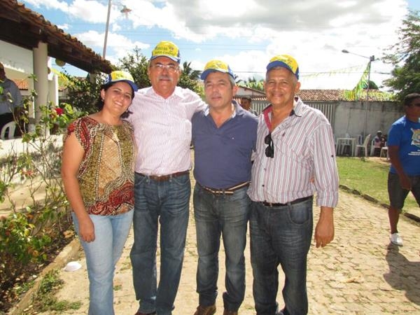 Prefeito Edílson Capote organiza reunião com autoridades e a população em geral - Imagem 27