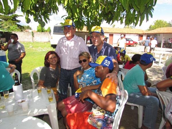 Prefeito Edílson Capote organiza reunião com autoridades e a população em geral - Imagem 30