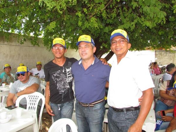 Prefeito Edílson Capote organiza reunião com autoridades e a população em geral - Imagem 13
