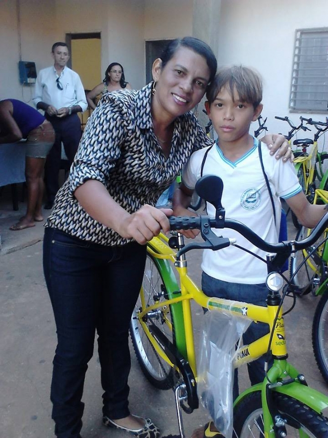 Entrega de bicicletas nas escolas Municipais de Barro Duro PI - Imagem 4
