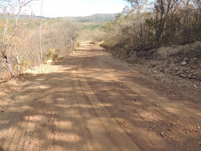 Prefeitura recupera estrada da região da Palmeira dos Soares - Imagem 13