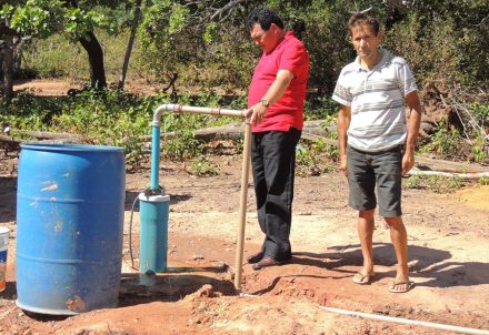 Água canalizada chega às famílias da comunidade Enjeitado