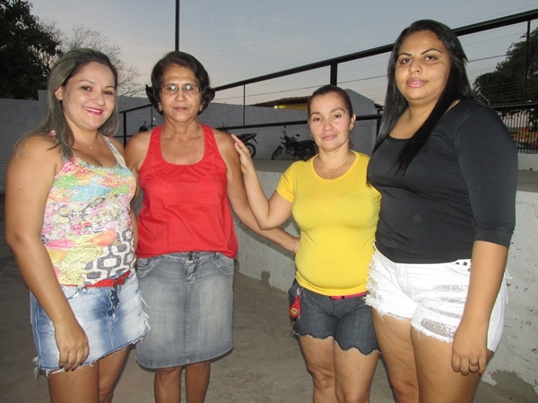 Manoel Neto oferece churrasco para familiares e amigos no seu mais novo empreendimento - Imagem 1