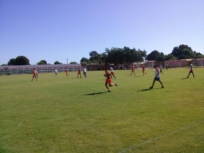 Jovens de Francinópolis participam de peneira do Vasco da Gama em Agua Branca - PI - Imagem 6