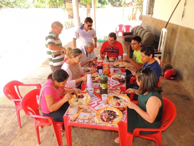 Paulo Leite recepciona Prefeita Neuma Café em sua casa com almoço - Imagem 6