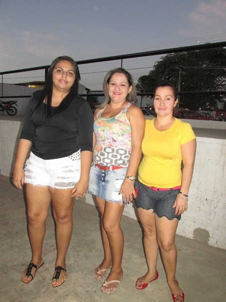 Manoel Neto oferece churrasco para familiares e amigos no seu mais novo empreendimento - Imagem 2