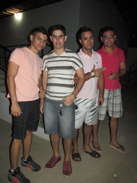 Manoel Neto oferece churrasco para familiares e amigos no seu mais novo empreendimento - Imagem 7