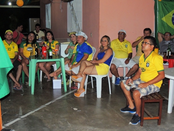 Vereador Chico Osmar recepciona familiares e amigos para assistirem jogo do Brasil - Imagem 5
