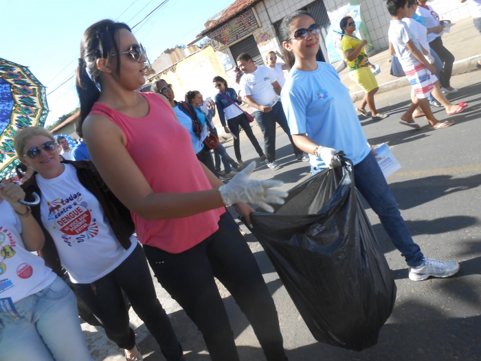Prefeitura realiza mutirão de limpeza e instala lixeiras e bicicletários - Imagem 9