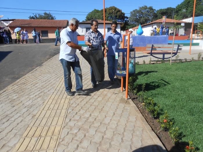 Prefeitura realiza mutirão de limpeza e instala lixeiras e bicicletários - Imagem 29
