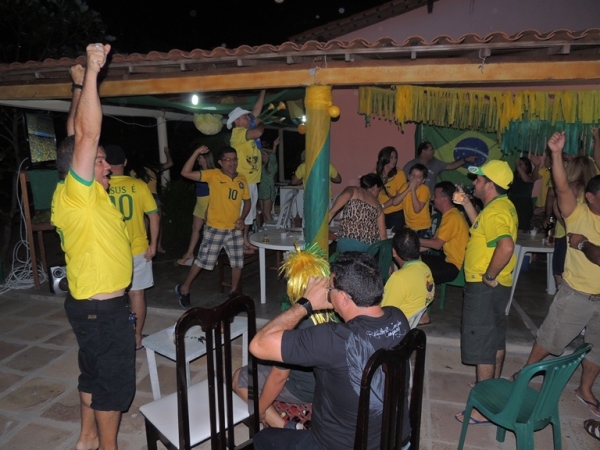 Vereador Chico Osmar recepciona familiares e amigos para assistirem jogo do Brasil - Imagem 14