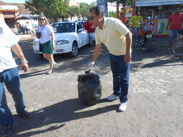 Prefeitura realiza mutirão de limpeza e instala lixeiras e bicicletários - Imagem 10