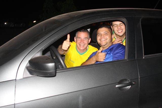 Ipiranguenses vão as ruas comemorar mais uma vitória de nossa Seleção - Imagem 28