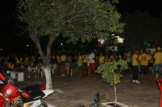 Ipiranguenses vão as ruas comemorar mais uma vitória de nossa Seleção - Imagem 23