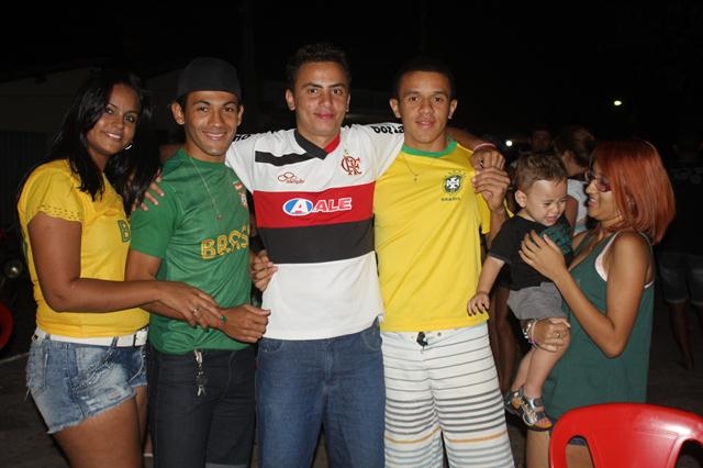 Ipiranguenses vão as ruas comemorar mais uma vitória de nossa Seleção - Imagem 20