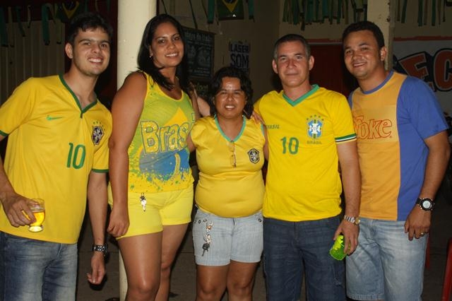 Ipiranguenses vão as ruas comemorar mais uma vitória de nossa Seleção - Imagem 24