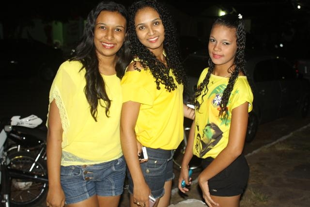 Ipiranguenses vão as ruas comemorar mais uma vitória de nossa Seleção - Imagem 10