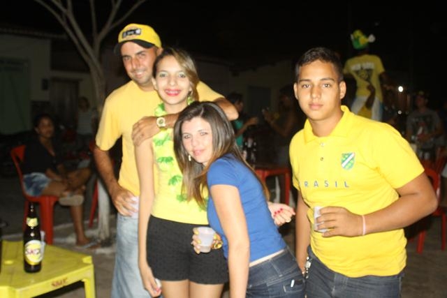 Ipiranguenses vão as ruas comemorar mais uma vitória de nossa Seleção - Imagem 12