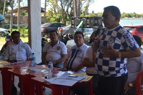  Prefeitura e Comercial celebram convênio para construção de centro de treinamentos