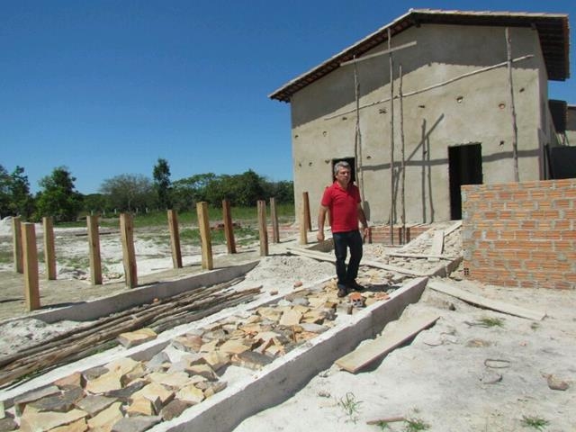 Prefeito Edílson Capote visita obras de matadouro público - Imagem 17