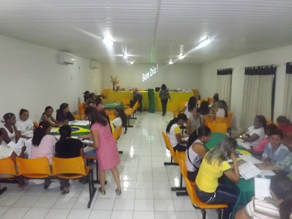 Monitores do PNAIC realizam formação de matemática com os professores 