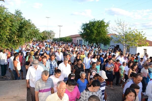 Centenas de fies participam da procissão de Santo Inácio de Loyola - Imagem 9