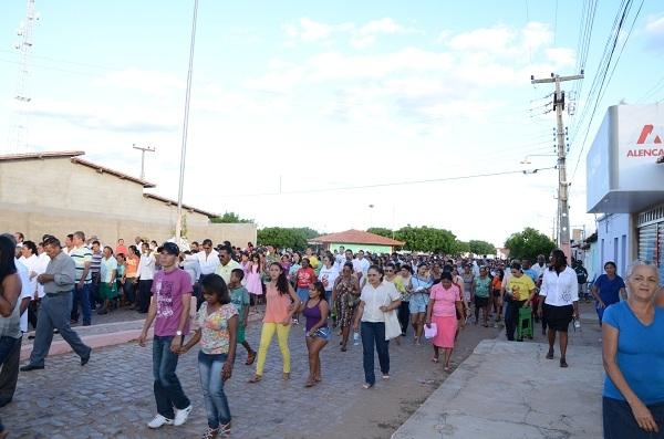 Centenas de fies participam da procissão de Santo Inácio de Loyola - Imagem 16
