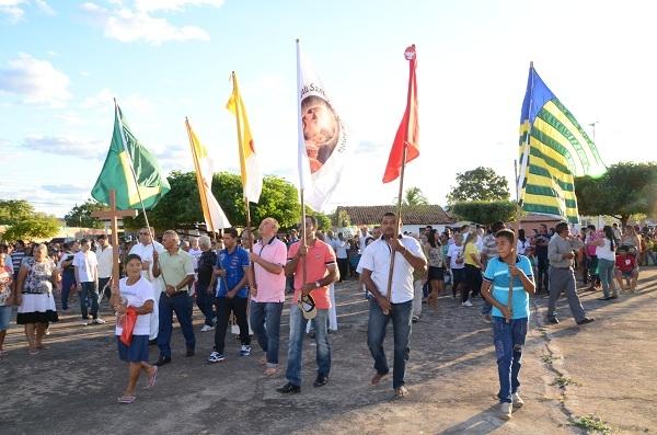 Centenas de fies participam da procissão de Santo Inácio de Loyola - Imagem 2