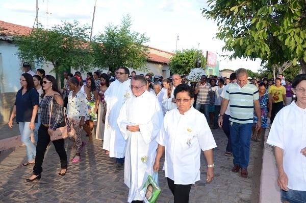 Centenas de fies participam da procissão de Santo Inácio de Loyola - Imagem 14