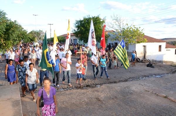 Centenas de fies participam da procissão de Santo Inácio de Loyola - Imagem 13