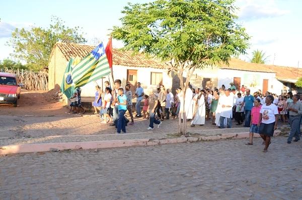 Centenas de fies participam da procissão de Santo Inácio de Loyola - Imagem 5