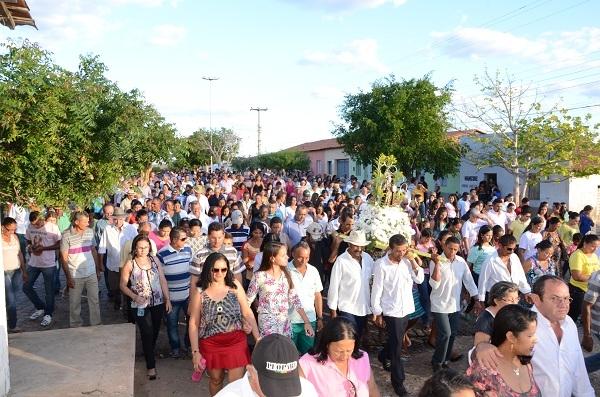 Centenas de fies participam da procissão de Santo Inácio de Loyola - Imagem 10