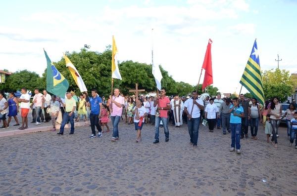 Centenas de fies participam da procissão de Santo Inácio de Loyola - Imagem 21