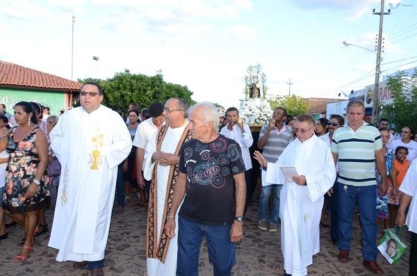 Centenas de fies participam da procissão de Santo Inácio de Loyola - Imagem 19