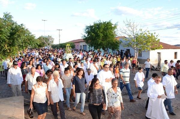 Centenas de fies participam da procissão de Santo Inácio de Loyola - Imagem 11
