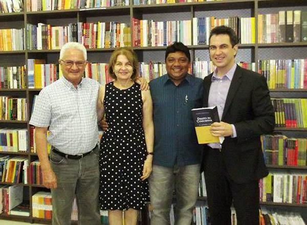 Leandro Lages lota livraria no lançamento de seu segundo livro - Imagem 2